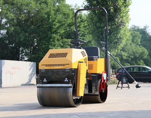 小型壓路機如何散熱呢？